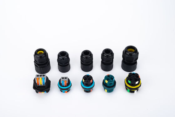 Conector de cabo de arame 32A 250VAC IP68 Impermeável Conector de duas vias 6-12mm DIA