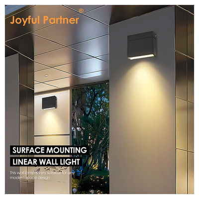 Iluminação para cima e para baixo Modernas luzes LED montadas na parede Iluminação de jardim de jardim 10W Preto Branco Casa de cores impermeável IP65